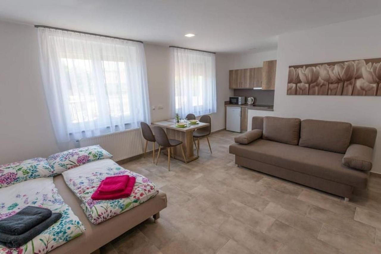 Mona Apartman ชาร์วาร์ ภายนอก รูปภาพ