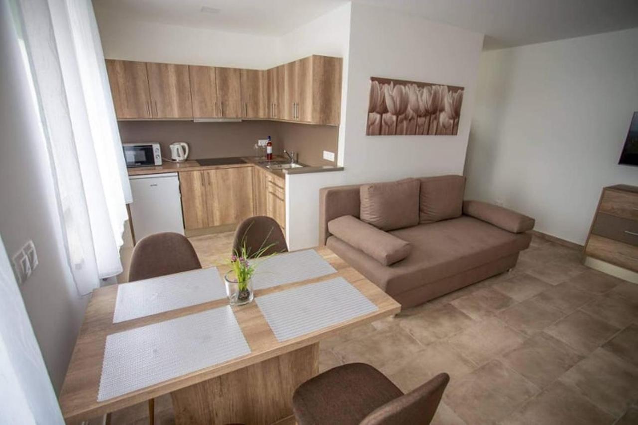 Mona Apartman ชาร์วาร์ ภายนอก รูปภาพ