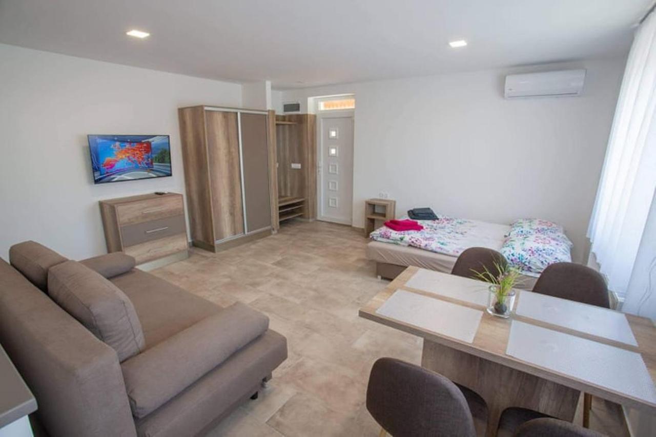 Mona Apartman ชาร์วาร์ ภายนอก รูปภาพ