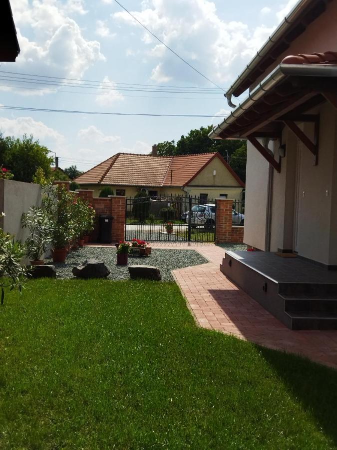 Mona Apartman ชาร์วาร์ ภายนอก รูปภาพ