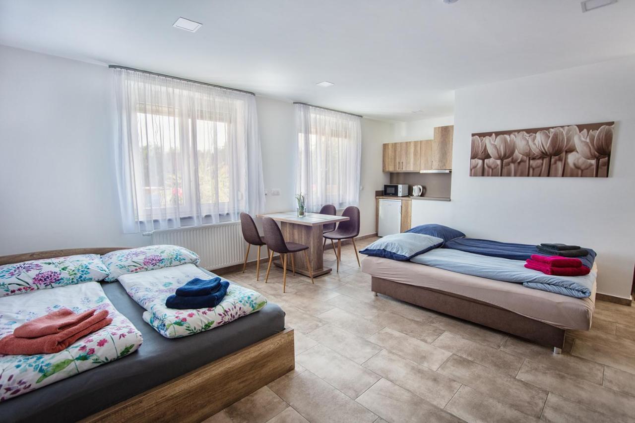 Mona Apartman ชาร์วาร์ ภายนอก รูปภาพ